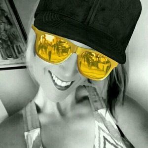 Meet your Posher, Deanna